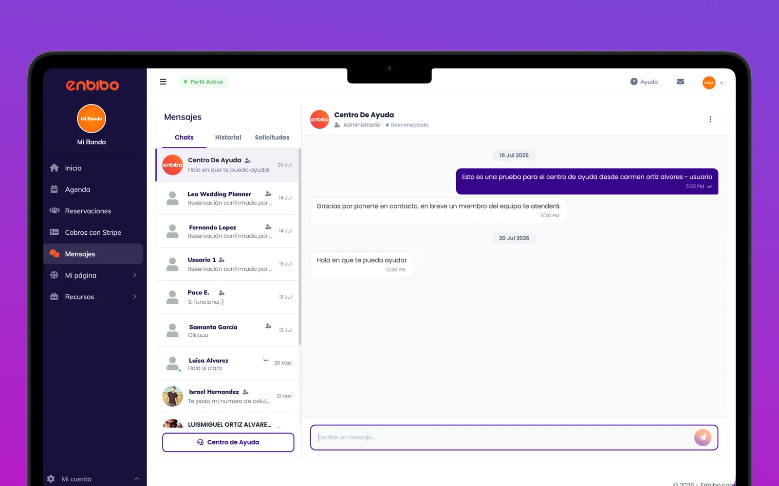 Dashboard de Enbibo — pantalla de Chats y mensajes con conversaciones con clientes y seguimiento de solicitudes